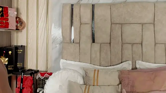 emilyoliver online show from 04.13.26