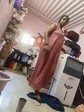 Lailamajnu1996 online show from 02.22.26