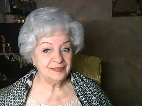 Snapshot of ValeriaKroww chatting on 04.22.26 ValeriaKroww online show from 04.22.26