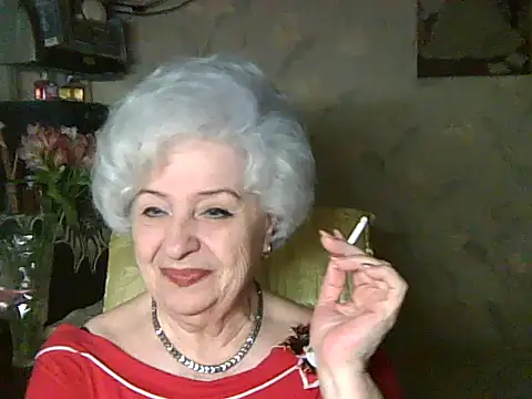 Snapshot of ValeriaKroww chatting on 05.14.26 ValeriaKroww online show from 05.14.26
