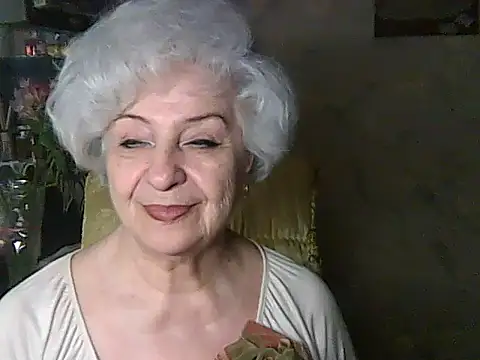 Snapshot of ValeriaKroww chatting on 05.15.26 ValeriaKroww online show from 05.15.26