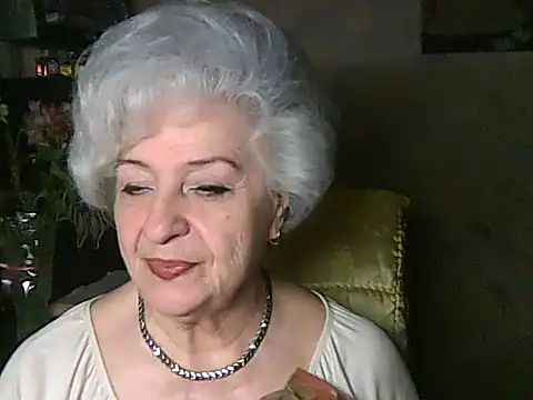 Snapshot of ValeriaKroww chatting on 05.15.26 ValeriaKroww online show from 05.15.26