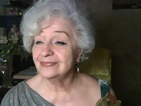 Snapshot of ValeriaKroww chatting on 05.18.26 ValeriaKroww online show from 05.18.26