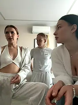 MelissaPinkiss online show from 11.21.25