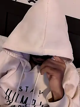 skinnydddue online show from 11.04.25