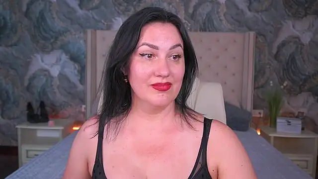 Snapshot of VelvetLuck chatting on 06.19.26 VelvetLuck online show from 06.19.26