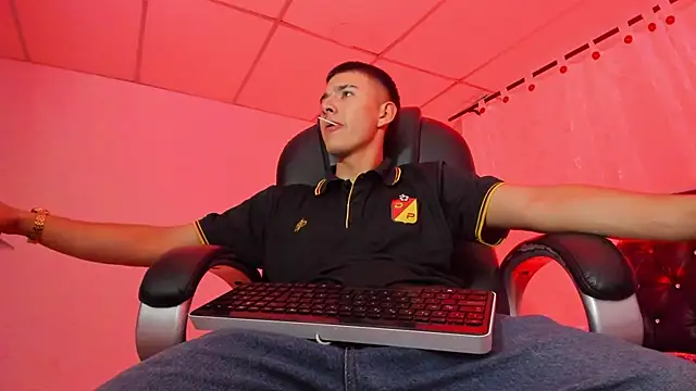 Aleck Boy online show from 11.12.25