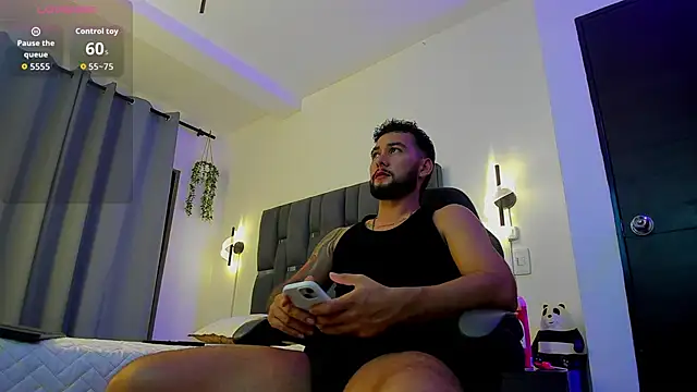 Snapshot of noah_corvelle chatting on 11.25.25 noah corvelle online show from 11.25.25