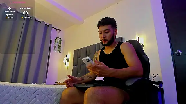 Snapshot of noah_corvelle chatting on 11.26.25 noah corvelle online show from 11.26.25