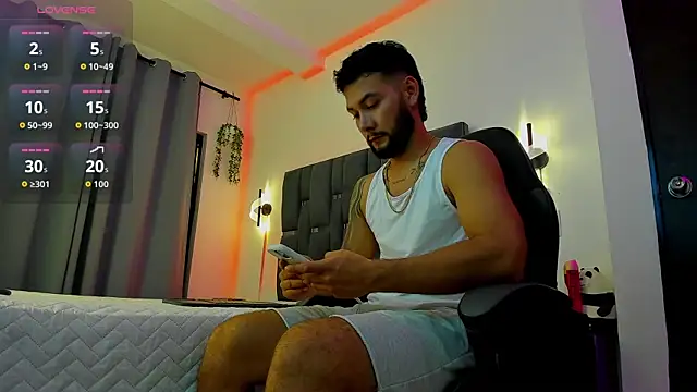 Snapshot of noah_corvelle chatting on 11.30.25 noah corvelle online show from 11.30.25