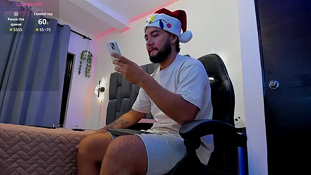 Snapshot of noah_corvelle chatting on 12.01.25 noah corvelle online show from 12.01.25