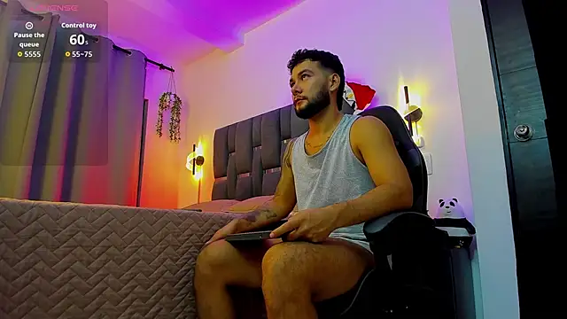 Snapshot of noah_corvelle chatting on 12.16.25 noah corvelle online show from 12.16.25