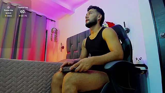 Snapshot of noah_corvelle chatting on 12.17.25 noah corvelle online show from 12.17.25