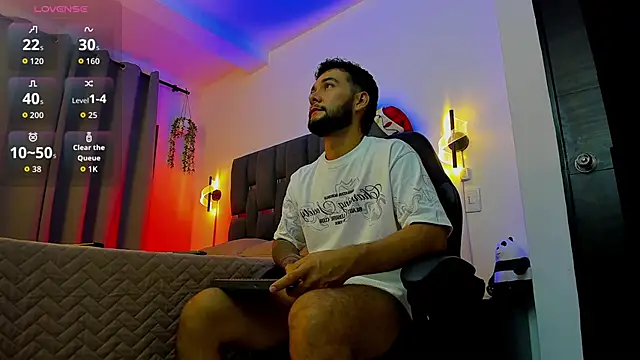 Snapshot of noah_corvelle chatting on 12.20.25 noah corvelle online show from 12.20.25