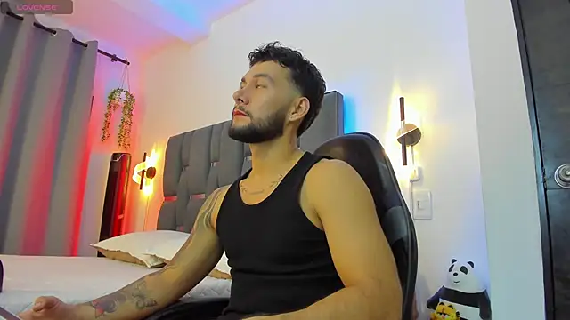 Snapshot of noah_corvelle chatting on 01.11.26 noah corvelle online show from 01.11.26