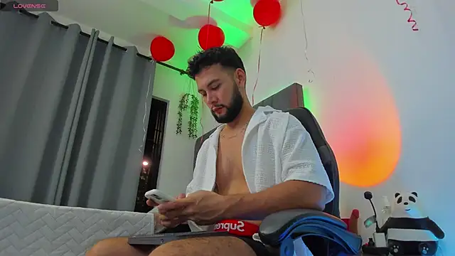 Snapshot of noah_corvelle chatting on 02.27.26 noah corvelle online show from 02.27.26