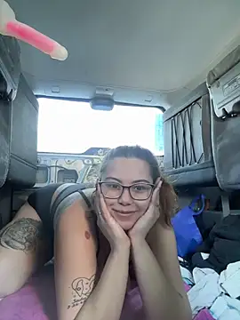 FreakyDreama online show from 02.17.26