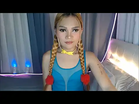 Snapshot of Tsfoxyangelx chatting on 11.22.25 Tsfoxyangelx online show from 11.22.25