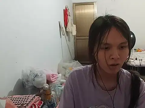 Snapshot of RebelAura chatting on 06.11.26 RebelAura online show from 06.11.26