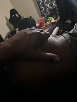 Snapshot of MistaPutHerToBed chatting on 11.04.25 MistaPutHerToBed online show from 11.04.25