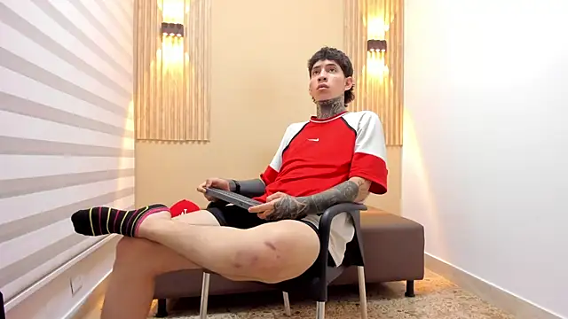 Snapshot of DANTE_ARMSTRONG chatting on 11.12.25 DANTE ARMSTRONG online show from 11.12.25