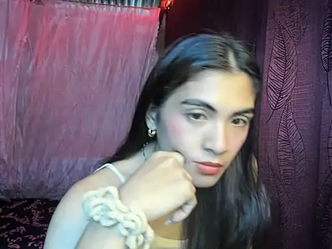 Snapshot of ursexykittykat_xx chatting on 11.19.25 ursexykittykat xx online show from 11.19.25