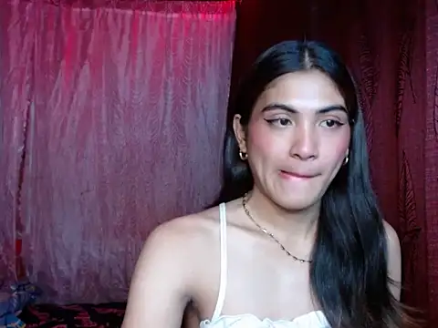 Snapshot of ursexykittykat_xx chatting on 11.30.25 ursexykittykat xx online show from 11.30.25