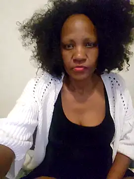 Snapshot of Mommy_Sienna chatting on 04.19.26 Mommy Sienna online show from 04.19.26