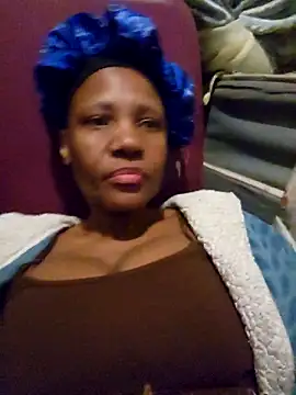 Snapshot of Mommy_Sienna chatting on 04.27.26 Mommy Sienna online show from 04.27.26