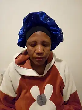 Snapshot of Mommy_Sienna chatting on 05.05.26 Mommy Sienna online show from 05.05.26