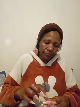 Snapshot of Mommy_Sienna chatting on 05.07.26 Mommy Sienna online show from 05.07.26