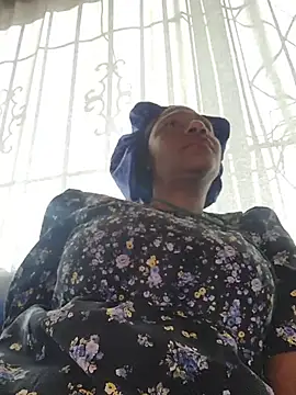Snapshot of Mommy_Sienna chatting on 05.14.26 Mommy Sienna online show from 05.14.26