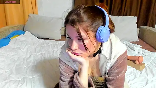 Eva purrr  online show from 03.13.26