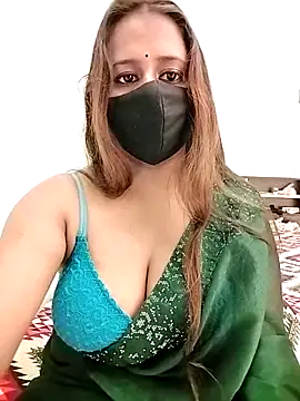 Snapshot of LoveLy-Soneya chatting on 11.13.25 LoveLy-Soneya online show from 11.13.25