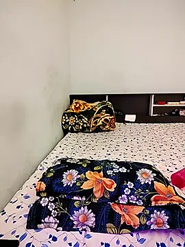 Snapshot of LoveLy-Soneya chatting on 12.13.25 LoveLy-Soneya online show from 12.13.25