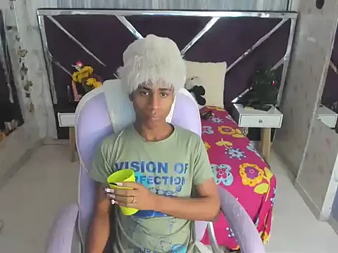 Santy bigcock 01 online show from 11.19.25