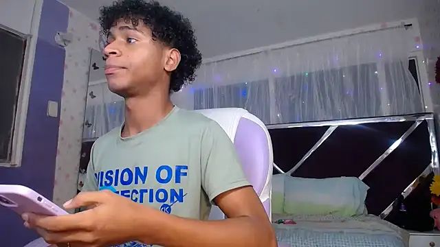 Santy bigcock 01 online show from 04.21.26