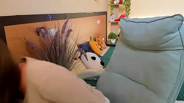 Nesie-Stoun online show from 11.17.25