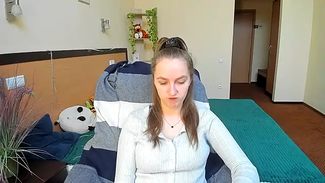 Nesie-Stoun online show from 11.24.25