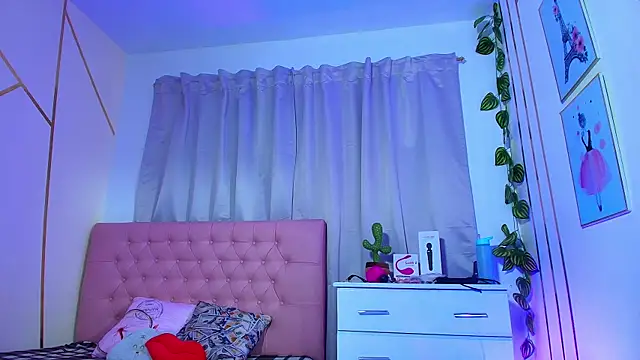 Snapshot of Lulu_swarts chatting on 04.20.26 Lulu swarts online show from 04.20.26