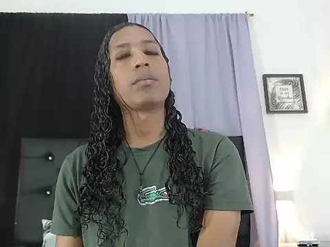 MiaCoock online show from 11.22.25