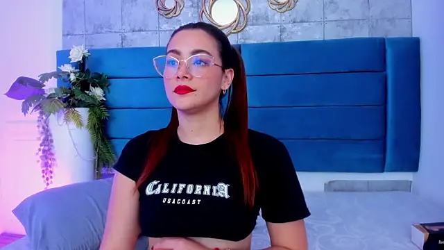 Snapshot of SaraAlvarezx chatting on 03.06.26 SaraAlvarezx online show from 03.06.26