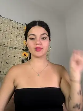 Snapshot of Lorenaa1 chatting on 05.02.26 Lorenaa1 online show from 05.02.26