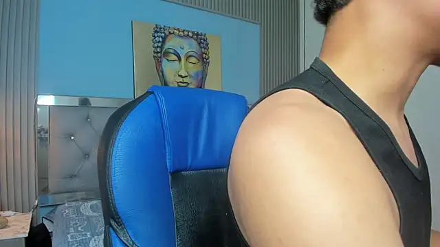 Snapshot of Liams18 chatting on 11.26.25 Liams18 online show from 11.26.25