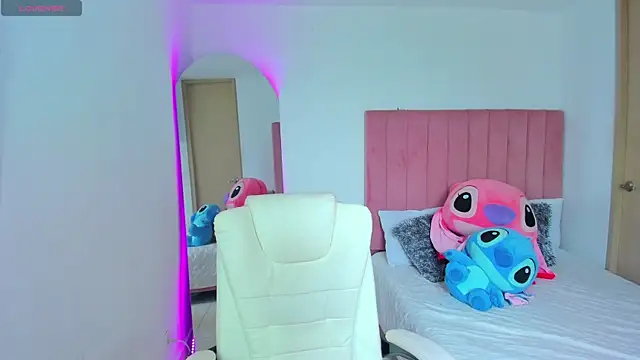 Janettcruz online show from 04.07.26