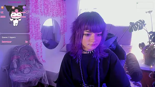 Snapshot of ravencollen chatting on 02.24.26 ravencollen online show from 02.24.26