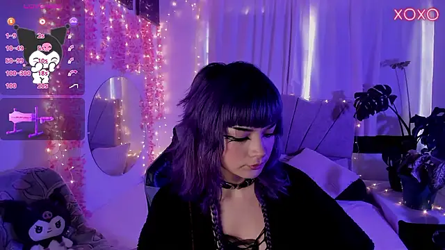 Snapshot of ravencollen chatting on 02.26.26 ravencollen online show from 02.26.26