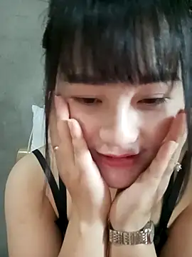 Snapshot of Anngela_18 chatting on 11.14.25 Anngela 18 online show from 11.14.25