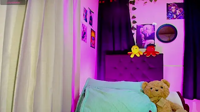 Snapshot of Ashley_21 chatting on 02.27.26 Ashley 21 online show from 02.27.26