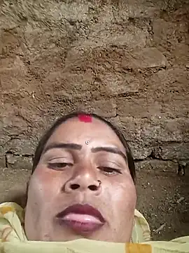 Snapshot of Chinki_pande chatting on 11.23.25 Chinki pande online show from 11.23.25